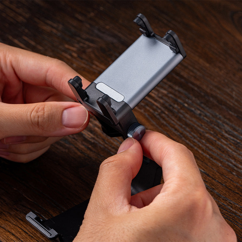 8BitDo Mobile Gaming Clip for Xbox Controllers